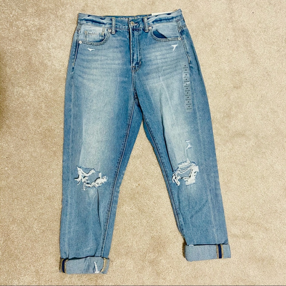 American Eagle Mom Jeans in Cool Classic in Size 4 Regular NWT